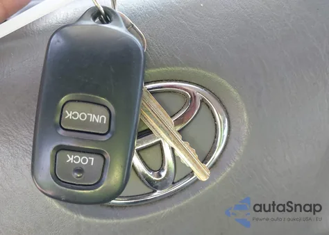 2004 Toyota Camry Le z USA, uszkodzony, nr VIN 4T1BE32K24U812615